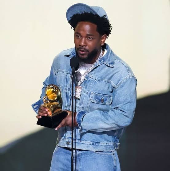 Kendrick Lamar recibe grammy