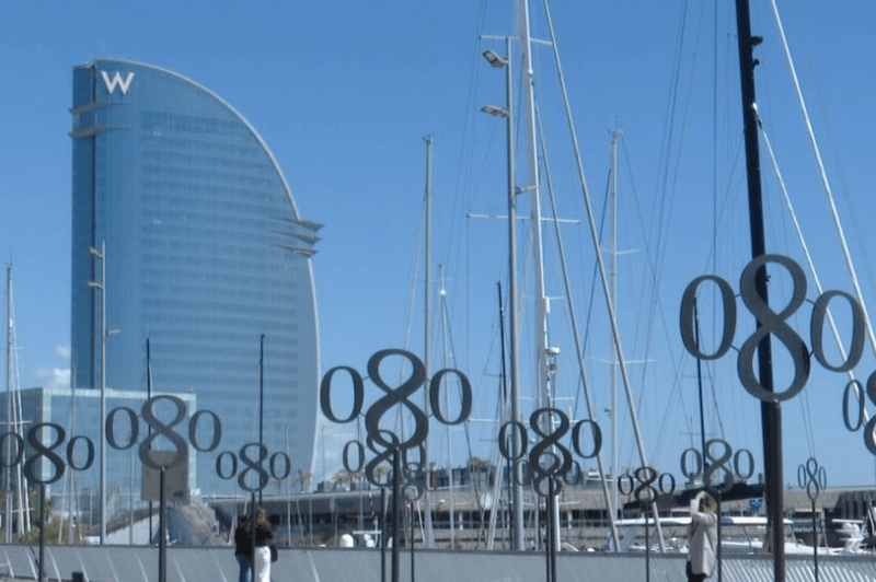 080 Barcelona Fashion 37: el mapa completo de moda que no responde a tendencias, sino a&nbsp;posturas